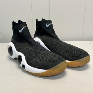 Men’s cargo khaki Nike bonafide